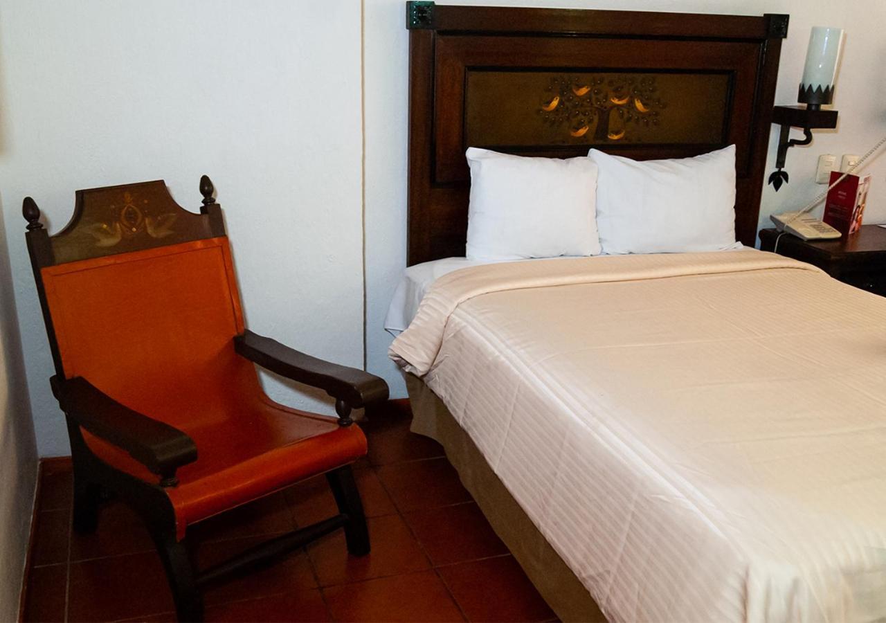 Hotel Fenix Guadalajara Room photo