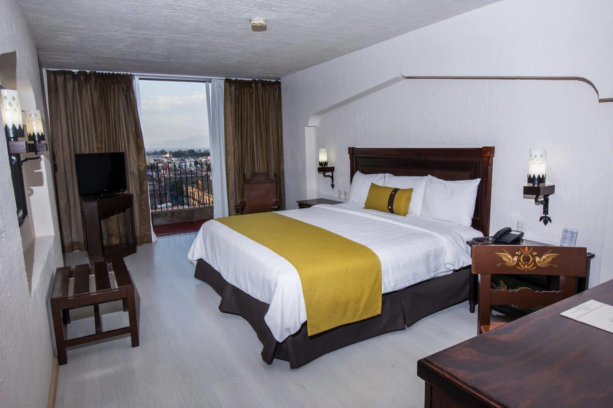 Hotel Fenix Guadalajara Exterior photo